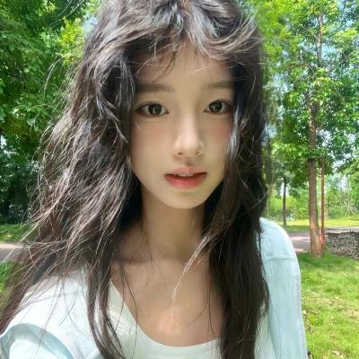左撇子女人
